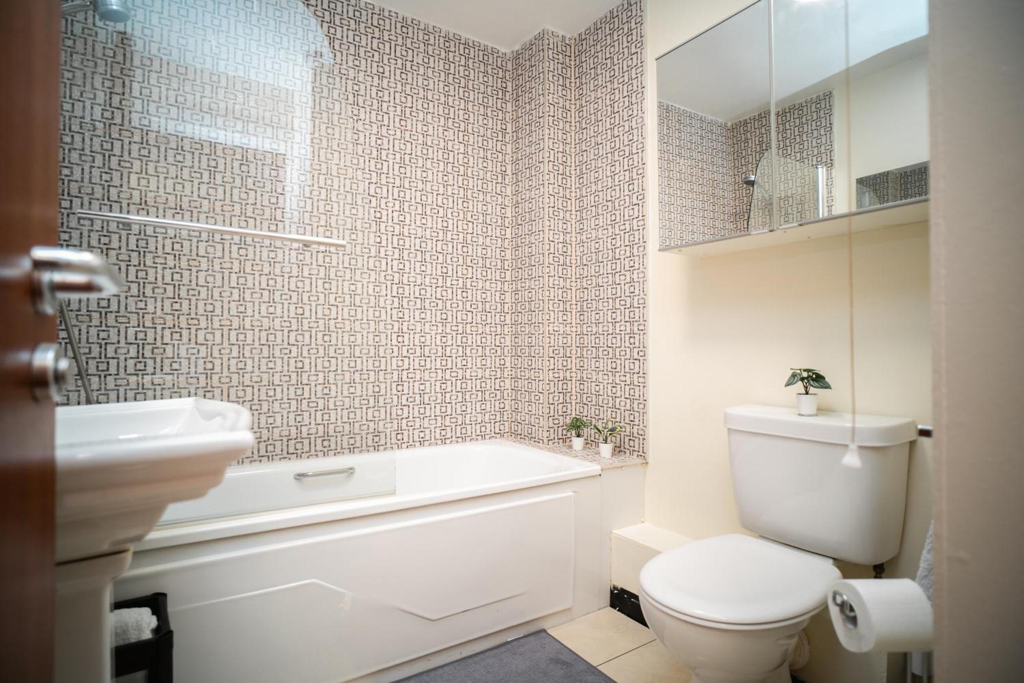 Central Duplex Apartment In Belfast City Centre מראה חיצוני תמונה